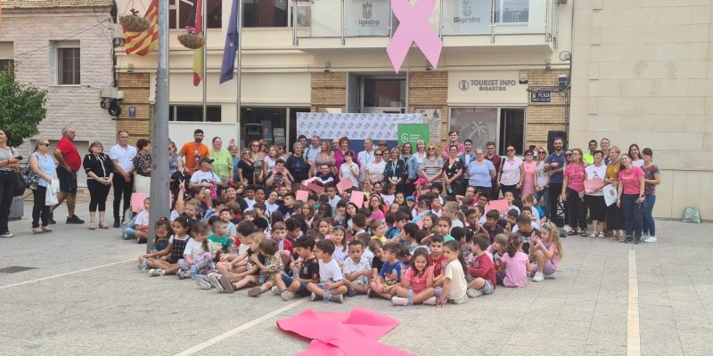 Bigastro 'se suma al rosa' contra el cáncer de mama