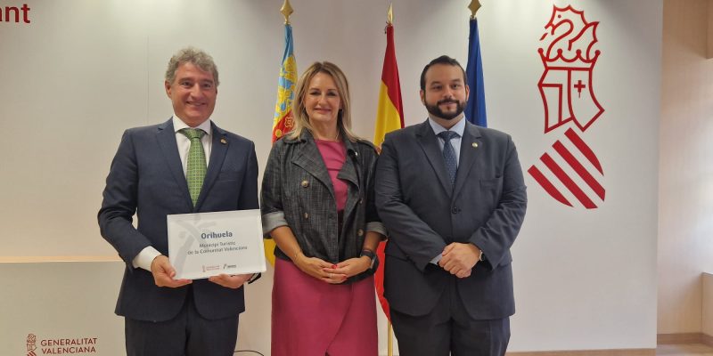 Orihuela recoge la distinción de Municipio Turístico de Relevancia de la Comunitat
