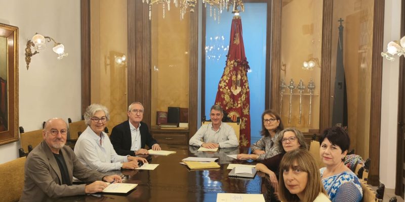 Javier González-Calero Ródenas gana el Premio Internacional de Poesía para niños de Orihuela