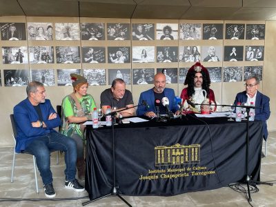 Los protagonistas de Peter El Musical presentan el espectáculo en Torrevieja