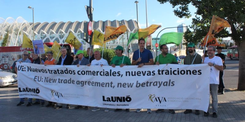 LA UNIÓ y ASAJA protestan en Valencia contra los acuerdos comerciales de la UE