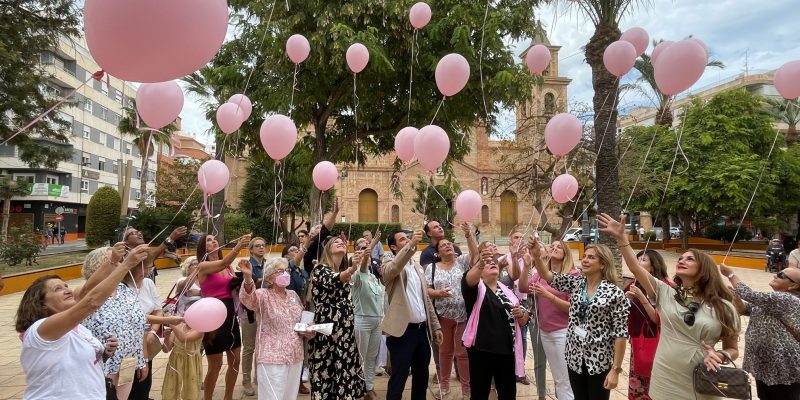 Torrevieja celebra el Día Mundial de la Lucha Contra el Cáncer de Mama