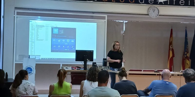 Almoradí organiza un curso de prevención e intervención con familias