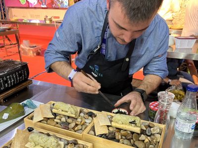 El chef Carlos Miralles gana el concurso de mejor plato con alcachofa de la Vega Baja