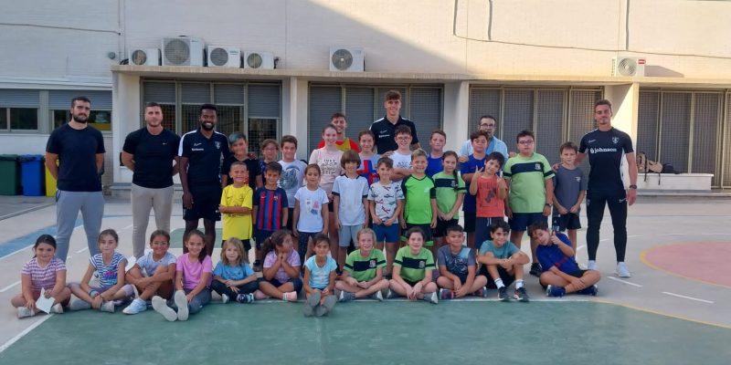 El Orihuela CF colabora en la promoción de la actividad física en el Colegio de Hurchillo