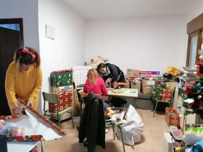 Adenis acusa al Ayuntamiento de Torrevieja de dejar sin subvención a familias vulnerables