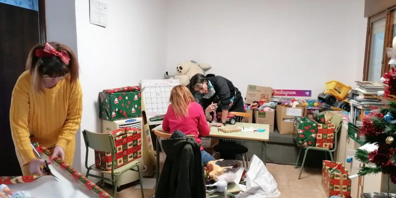 Adenis acusa al Ayuntamiento de Torrevieja de dejar sin subvención a familias vulnerables