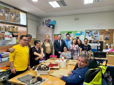 Visita institucional al Centro Ocupacional Azahares de Albatera