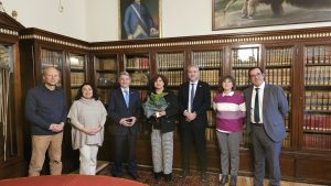 Orihuela hace entrega de un esqueje de la higuera de Miguel Hernández al Real Jardín Botánico-CSIC