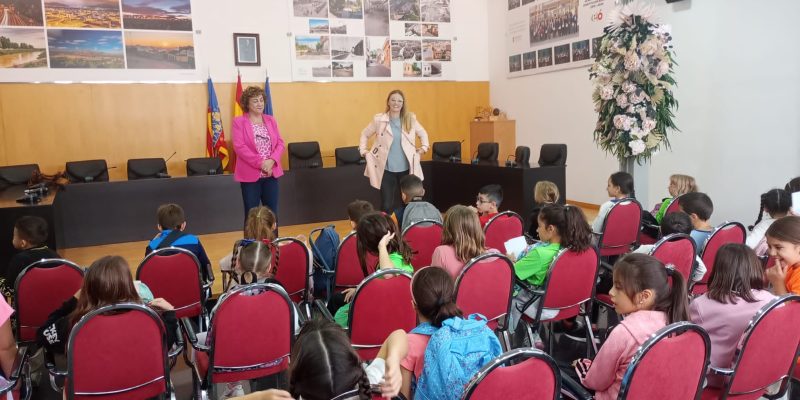 Bigastro abre sus puertas al proyecto 'Bienvenida a nuestro planeta'