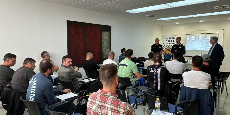 La Policía Local de Almoradí se reforma en el control de drogas en la conducción