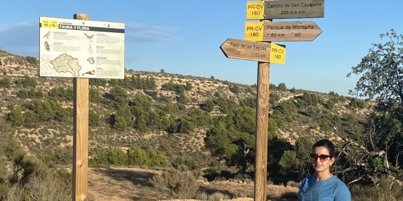 Albatera renueva la señalización de la ruta PR-CV 180 de La Algüeda