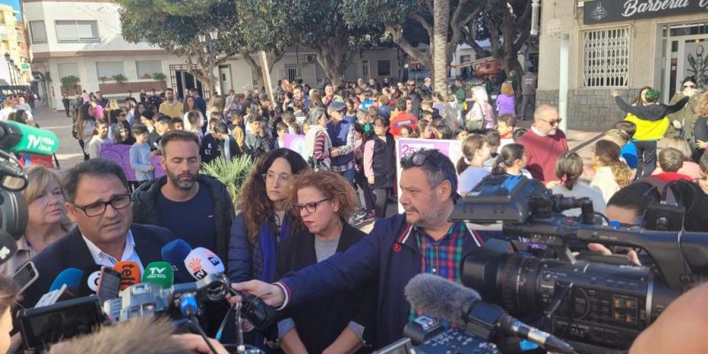 Dolores muestra su repulsa a la violencia de género