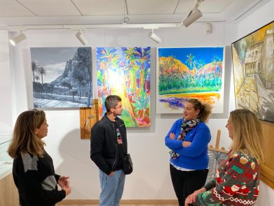 Orihuela organiza una exposición con las obras del Concurso de Pintura del Palmeral