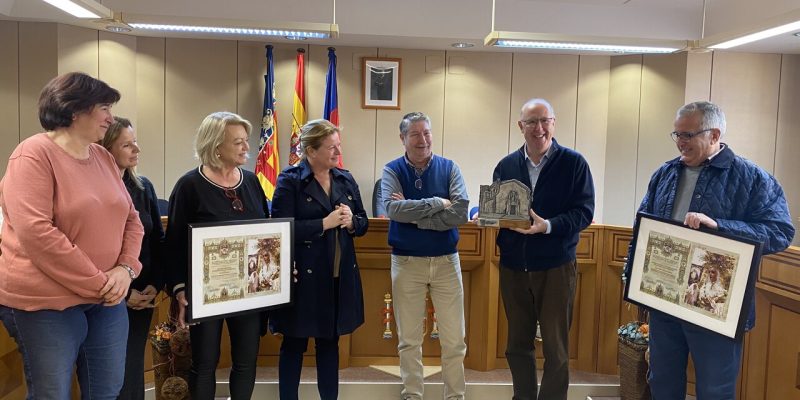 Albatera y Arequipa se unen por el escultor albaterense Valentín García Quinto