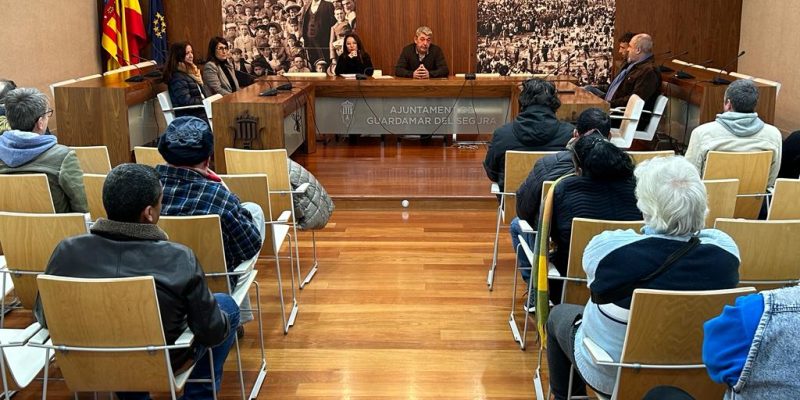 Guardamar recibe a los contratados para el programa mixto de empleo y formación