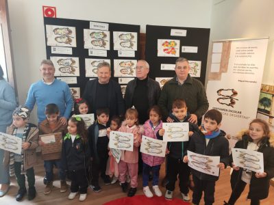 Orihuela entrega los premios del XIV Certamen Escolar "Abarcas desiertas"