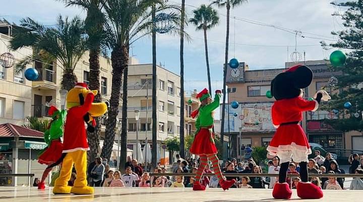Más de 150 niños participan en la Escuela de Navidad de Benejúzar