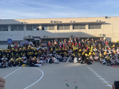 El colegio de Hurchillo realiza el desfile escolar de Moros y Cristianos