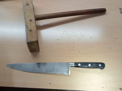 La Policía Local de Orihuela inmoviliza a un hombre que amenazaba con autolesionarse