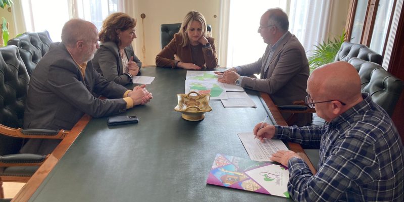 La consellera de Industria visita Almoradí para conocer sus polígonos industriales