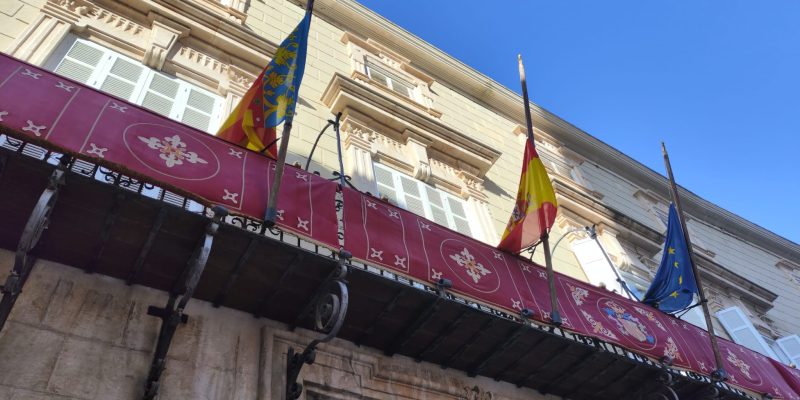 Orihuela decreta tres días de luto oficial por el incendio del edificio en Valencia