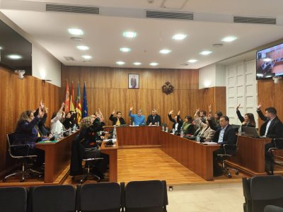 El Pleno de Orihuela aprueba el nombramiento de Antonio Martínez-Canales como Caballero Cubierto
