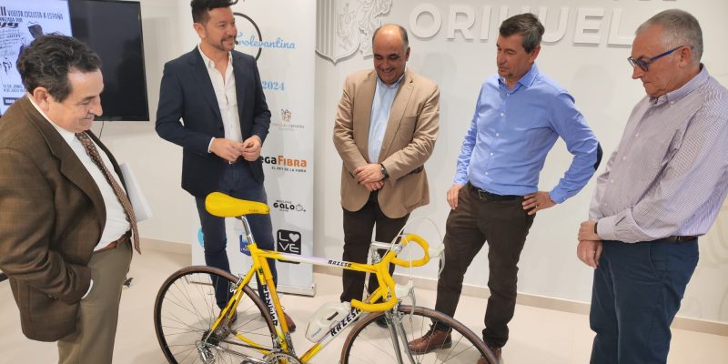La Retrolevantina rinde homenaje al ciclista Bernardo Ruiz en Orihuela