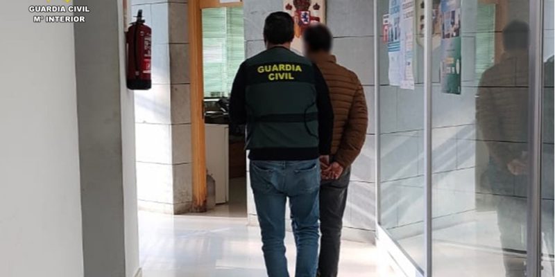 La Guardia Civil detiene a un extrabajador por robar en la empresa donde trabajó en Daya Nueva