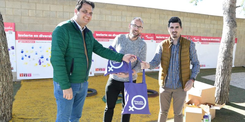 Aqualia, Educación e Igualdad se unen en Albatera por el 8M
