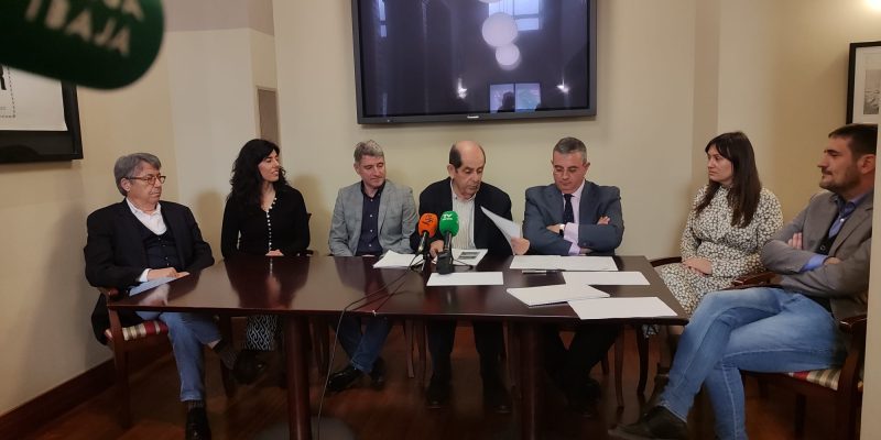 La chilena Micaela Antonia Paredes gana el Premio de Poesía Miguel Hernández