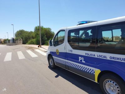 La Policía Local de Orihuela detiene en la costa a un hombre por presunta agresión sexual