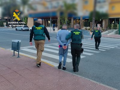 La Guardia Civil detiene en la Vega Baja al conductor de un vehículo "lanzadera"
