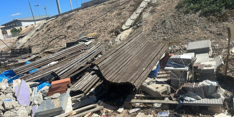 Cs denuncia que la zona de acopio de Benejúzar se ha convertido en un vertedero ilegal