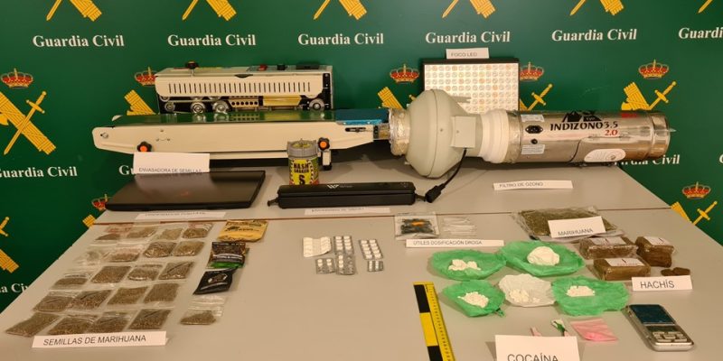 La Guardia Civil desmantela un punto de venta de droga a menores en Guardamar
