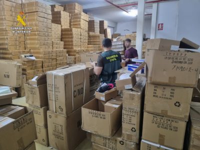Detienen a 5 personas en Torrevieja y Elche por venta de productos falsificados