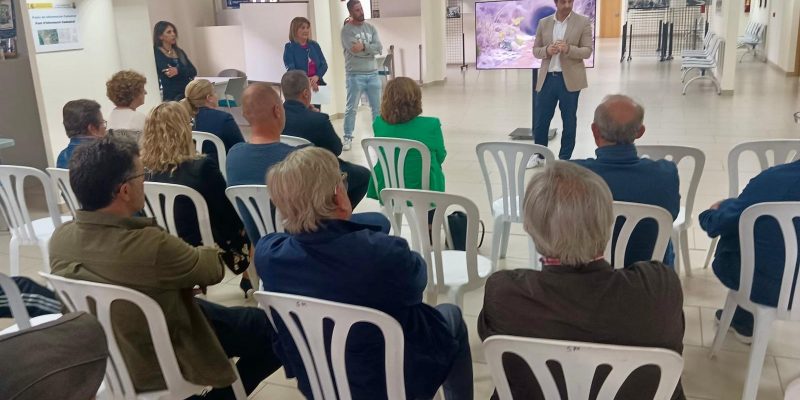 El PP de San Miguel reúne a regantes y vecinos contra la macroplanta fotovoltaica