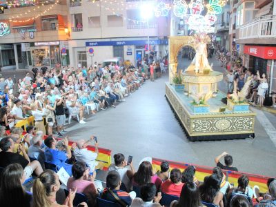Nuria de Fidel Chazarra gana el concurso de la portada de libro de las fiestas de Rojales