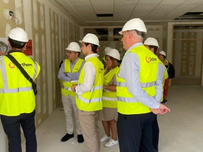 El alcalde de Torrevieja y el Conseller de Educación visitan el colegio público Amanecer