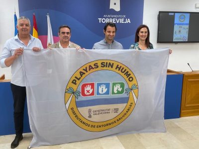 Torrevieja contará por primera vez con la bandera de Playas sin Humos