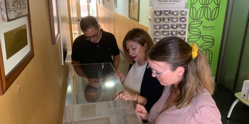 Bigastro amplía su archivo con más de un centenar de documentos de la familia Andreu