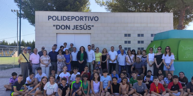 Un emotivo acto en Desamparados (Orihuela) recuerda al profesor Don Jesús