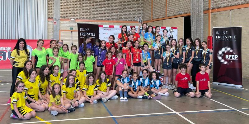 El equipo femenino del Club Patinaje Torrevieja gana el bronce en la Liga Nacional