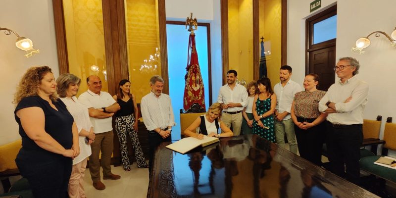 Orihuela, primera parada de la nueva consellera de Justicia e Interior, Salomé Pradas