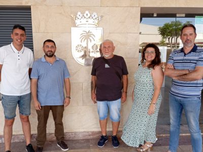 San Isidro firma un convenio con MeteOrihuela para la instalación de dos estaciones meteorológicas