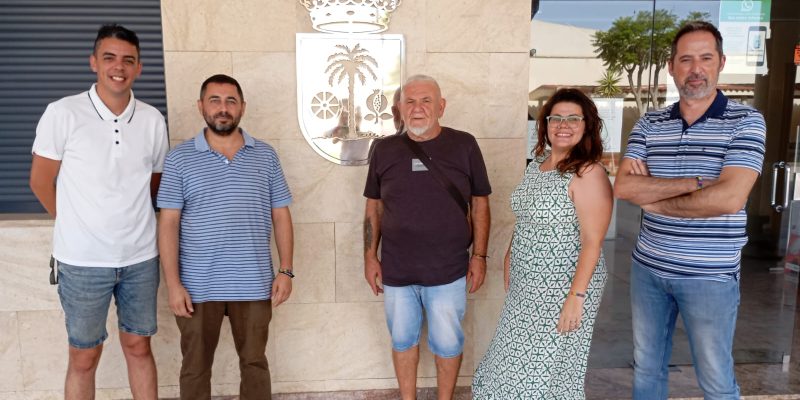 San Isidro firma un convenio con MeteOrihuela para la instalación de dos estaciones meteorológicas