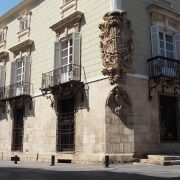 Orihuela publica la licitación del Servicio Municipal de Ayuda a Domicilio