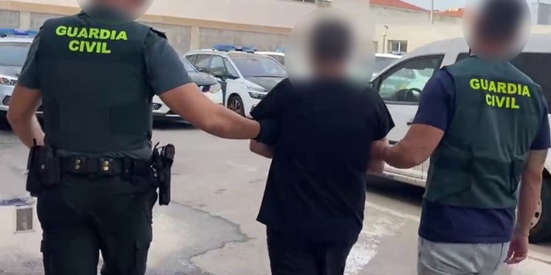 Detienen a un hombre y una mujer por estafar a una anciana en Torrevieja