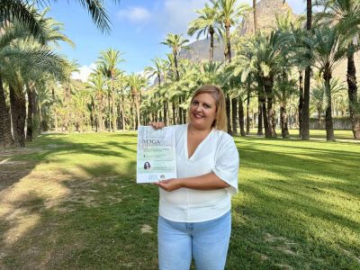 La Concejalía de Juventud de Orihuela anuncia la puesta en marcha de un nuevo programa de clases de yoga que se llevará a cabo durante los meses de septiembre y octubre. Estas clases están diseñadas específicamente para principiantes y se realizan junto al Centro de Interpretación del Palmeral de Orihuela.