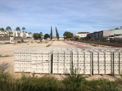 Orihuela inicia las obras de adecuación de la parcela para el colegio 20 de la costa